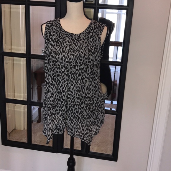 Dana Buchman Tops - Leopard shell Dana Buchman Tops - Leopard shell